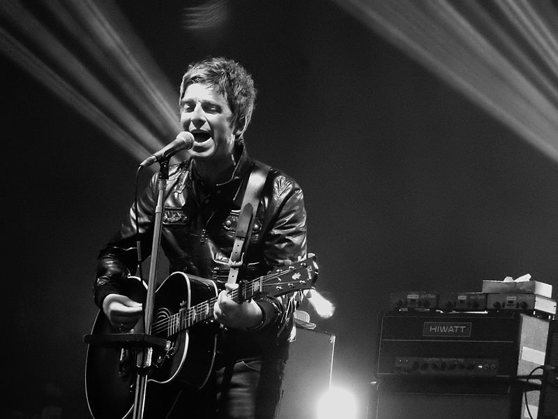 File:Noel Gallagher's High Flying Birds, Clapham Common, Calling Festival, London (19616671671).jpg