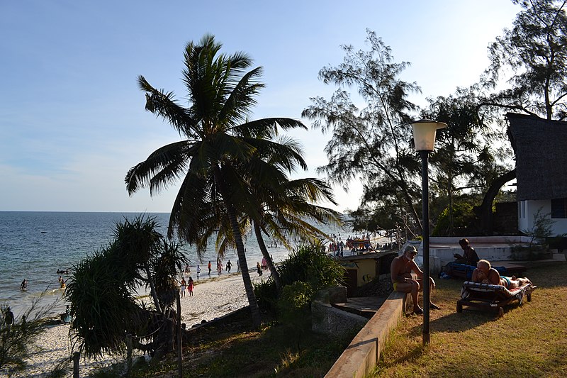 File:Nyali Beach towards the south from the Reef Hotel during high tide in Mombasa, Kenya 7.jpg