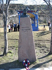 Ole Olsen's monument in Hammerfest on Constitution Day, 2007