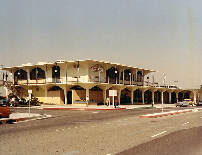 File:Orange County Airport terminal, 1971.jpg