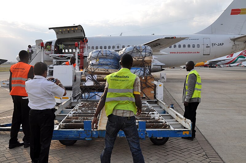 File:Oxfam East Africa - Mogadishu aid flight 058.jpg