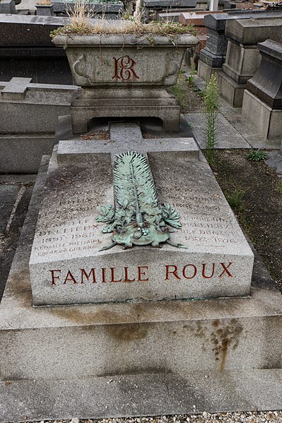 File:Père-Lachaise - Division 92 - Roux 01.jpg