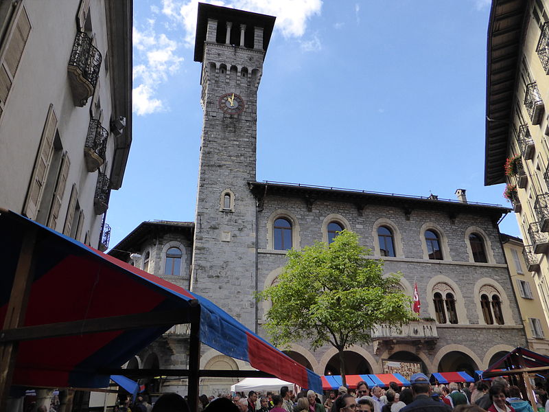 File:Palazzo comunale Bellinzona.JPG