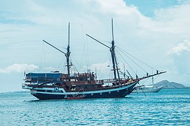 Penginapan Sekaligus Transportasi di Labuan Bajo