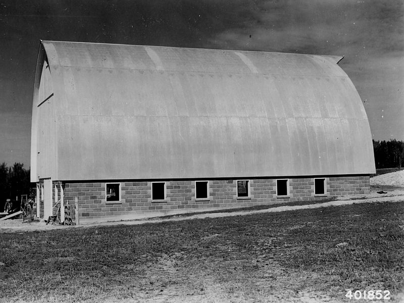 File:Photograph of Coupland Barn Near Mio Built with Forest Service Jack Pine - NARA - 2128930.jpg