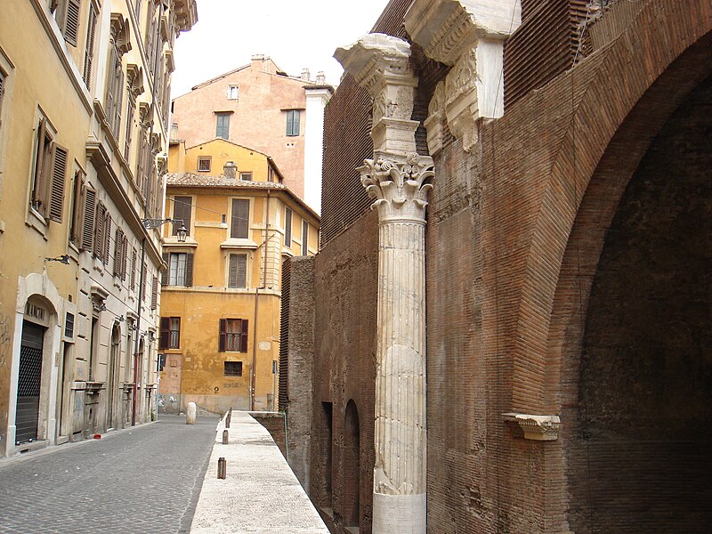 File:Pigna - via della Palombella - Basilica di Nettuno 00051.JPG