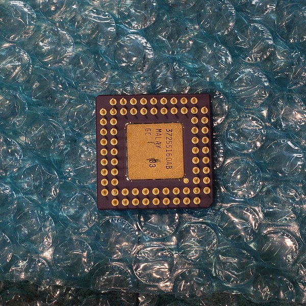 File:Pin side of Intel A80286-10 (16267516088).jpg