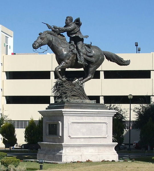 File:Plaza de la Revolucion Chihuahua.jpg