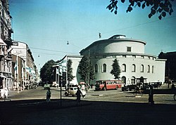 File:Pohjoisesplanadi, etualalla Ruotsalainen teatteri - XLVIIII-323 - hkm.HKMS000005-km00320x.jpg