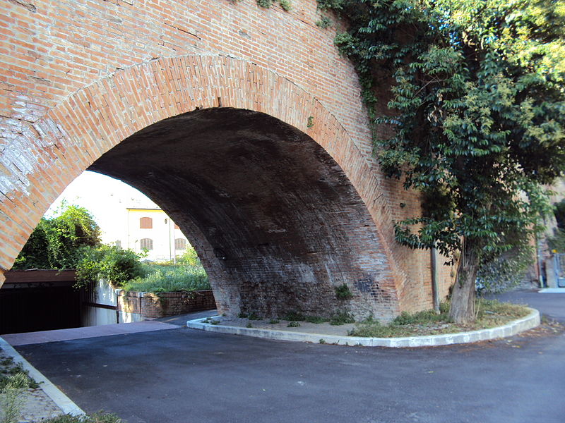 File:Ponte di San Martino - strada.JPG
