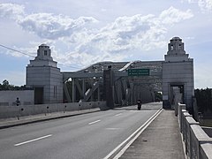 Quezon Bridge