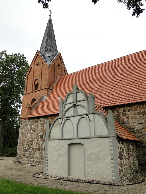 Rühlow Kirche 2011 08 03 236