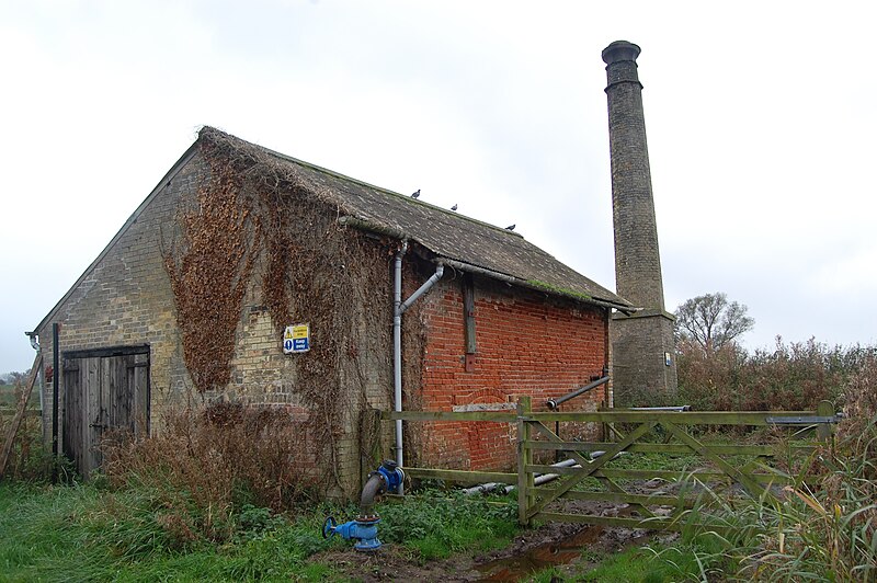 File:RSPB Strumpshaw Fen - former steam pumphouse 04.JPG