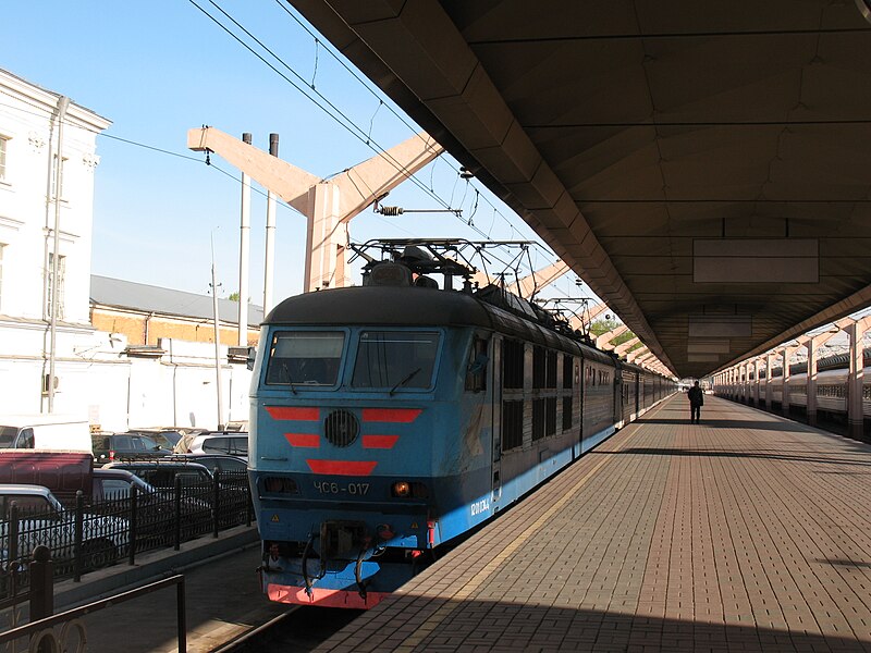 File:RZD ChS6-017 2007-05 Moscow Oktyabrskaya station 1178440731.JPG