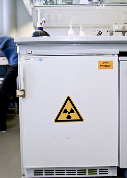 File:Radioactivity shielded box.jpg