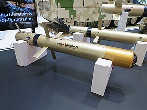 Red Arrow 12 füzesi IDEX 2017.jpg'de