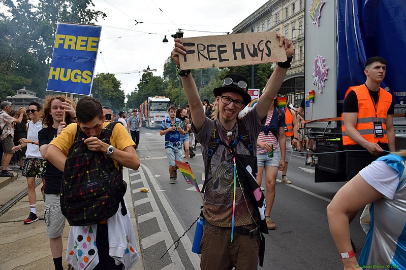 File:Regenbogenparade 2018 Wien (112) (41027619960).jpg