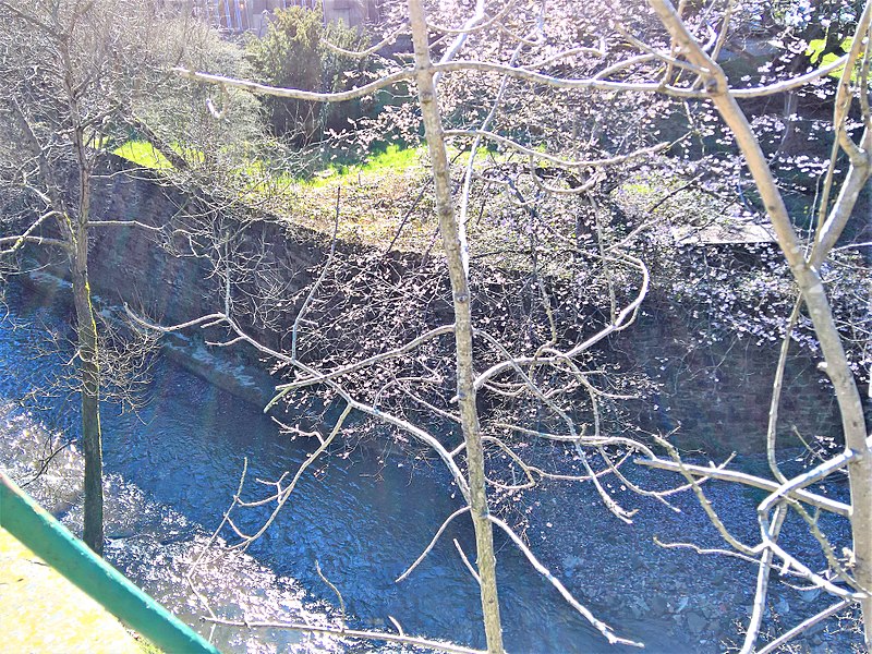 File:Retaining wall, St Peter's Churchyard, Burnley.jpg