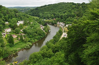 How to get to Symonds Yat with public transport- About the place