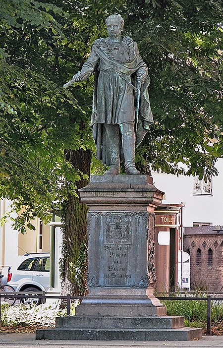 Rostock Blücher Denkmal (retuschiert)