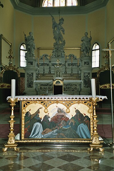 File:Rovinj Altar.jpg