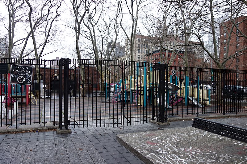 File:Sara D. Roosevelt Pk td (2018-12-31) 14 - Houston Street Playground.jpg