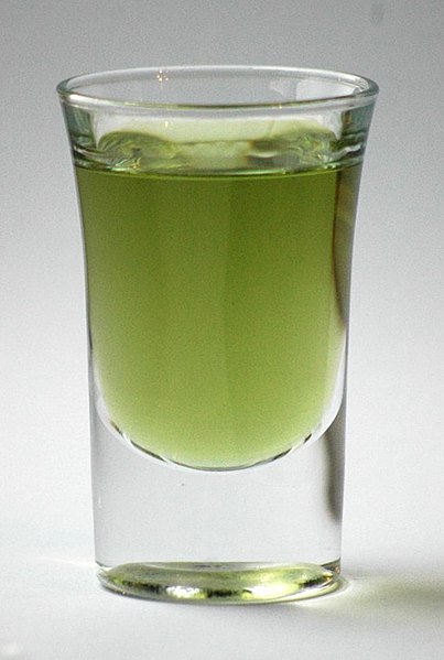 https://upload.wikimedia.org/wikipedia/commons/thumb/f/f7/Schnapsglas_gr%C3%BCner_Chartreuse.jpg/403px-Schnapsglas_gr%C3%BCner_Chartreuse.jpg