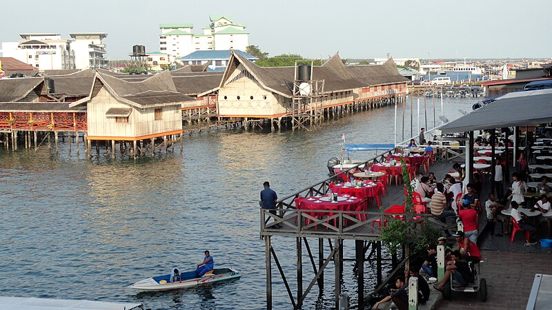 File:Semporna Waterfront, Sabah, Malaysia.jpg