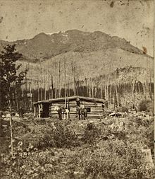 Seven Lakes cabin hotel and Pikes Peak, taken by Robert N. Dennis between 1865 and 1905. Seven Lakes cabin hotel and Pikes Peak.jpg