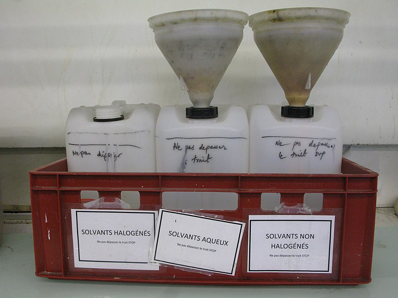 File:Solvent garbage jerrican in a chemistry lab.jpg