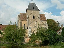 File:St_Verain,_église_Médiévale.jpg