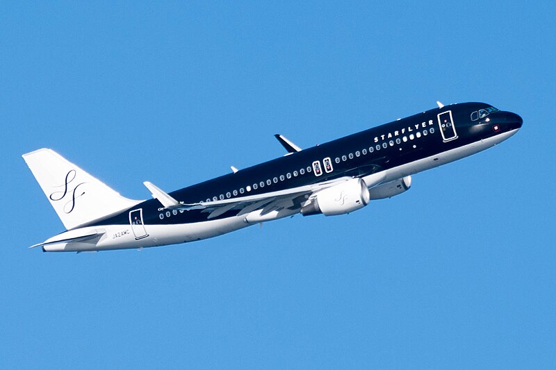 File:Starflyer Airbus A320-214 (JA24MC) at Tokyo Haneda Airport.jpg