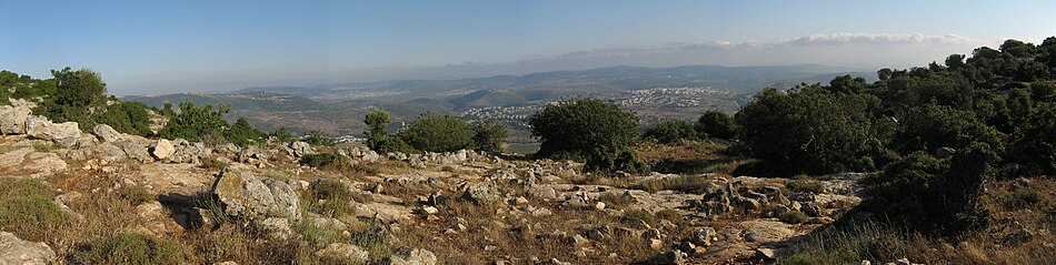 Panorama ze wsi Har Chaluc na Dolinę Bet ha-Kerem