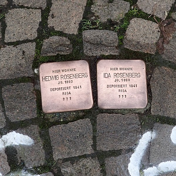 File:Stolpersteine Warendorf Stiftsmarkt 13.jpg