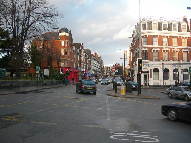 Streatham High Road, looking north from the junction with Mitcham Lane