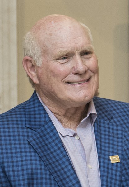 File:Terry Bradshaw at Arlington Cemetery.jpg