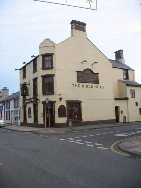 File:The Kings Head Hotel, Salem Street, Amlwch - geograph.org.uk - 1091013.jpg