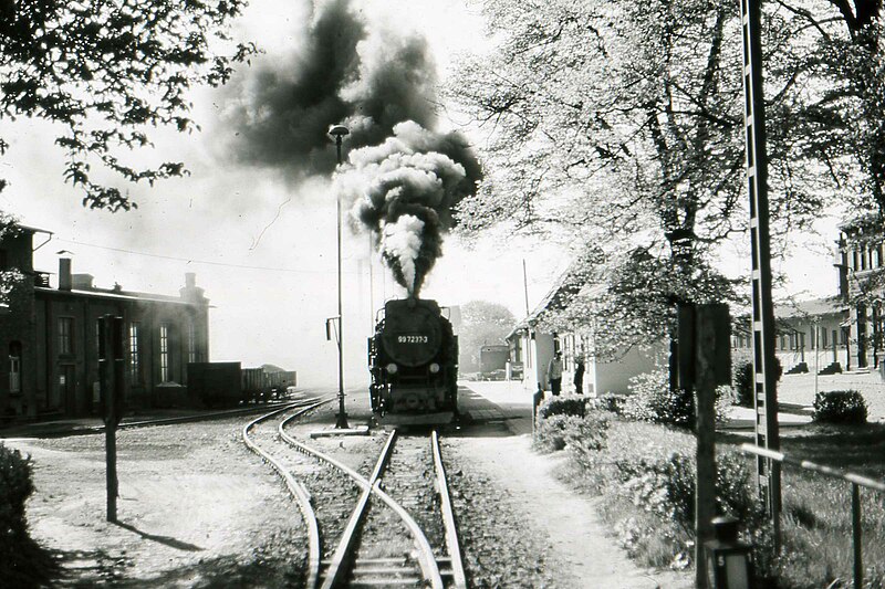 File:The Selketalbahn at Gernrode May 1990.jpg