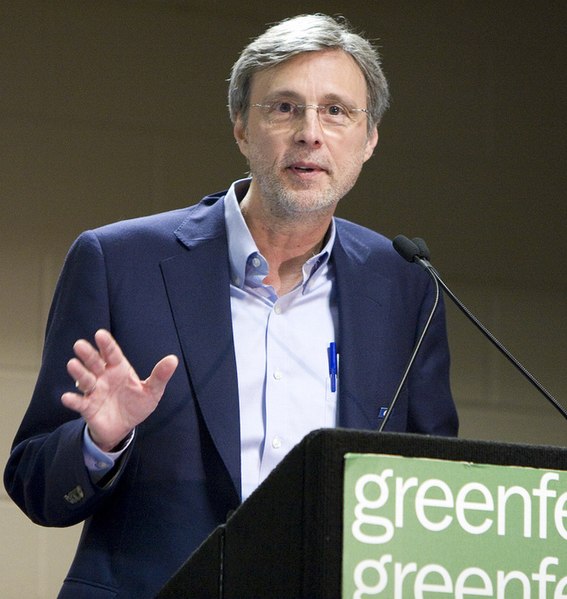 Hartmann speaks at the 2010 Chicago Green Fest