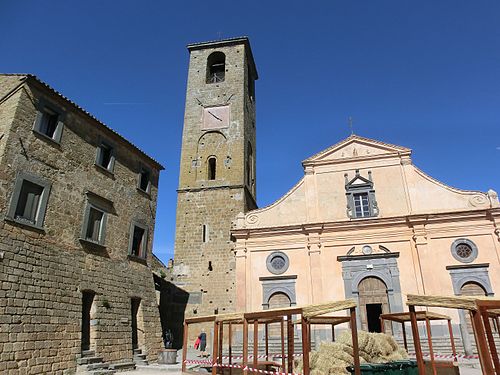 Civita di Bagnoregio, la chiesa con la torre