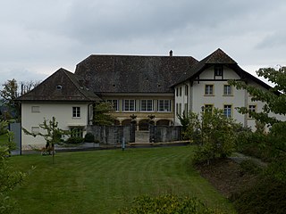 <span class="mw-page-title-main">Tschugg</span> Municipality in Bern, Switzerland