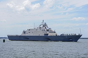 USS Milwaukee (LCS-5) покидает Мейпорт (Флорида) 8 июня 2016 года.