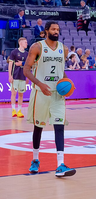 <span class="mw-page-title-main">Octavius Ellis</span> American basketball player