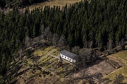 Utvängstorps kyrka från luften.jpg