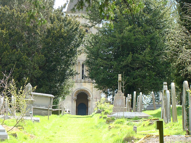 File:View up the path to the Mortuary Chapel (geograph 2902833).jpg