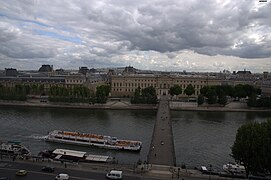 Le Louvre vu de la coupole de l'Institut de France.