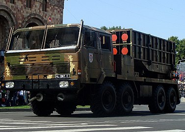Հայկական բանակի հրթիռային զորքերի և հրետանու WM-80 ՛՛Թայֆուն՛՛ համազարկային կրակի ռեակտիվ համակարգ (ՀԿՌՀ), զորահանդեսի ժամանակ, Երևան, Հանրապետության հրապարակ