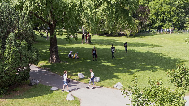 File:Wien 01 Burggarten m.jpg