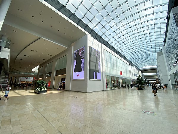 High glass atrium running 91 metres (300 ft) completed in 2006