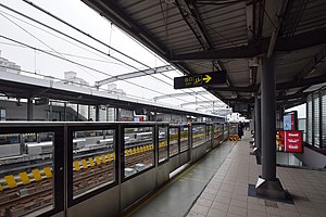 Zhuanqiao Stasiun Platforms.jpg